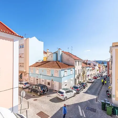 Guestready - Bright And Colorful In Ajuda * Lisbona