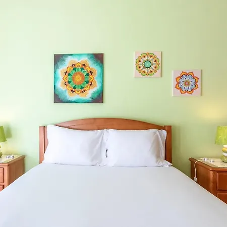 Guestready - Bright And Colorful In Ajuda *